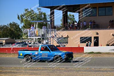 media/Sep-29-2024-24 Hours of Lemons (Sun) [[6a7c256ce3]]/StartFinish (245p-330p)/